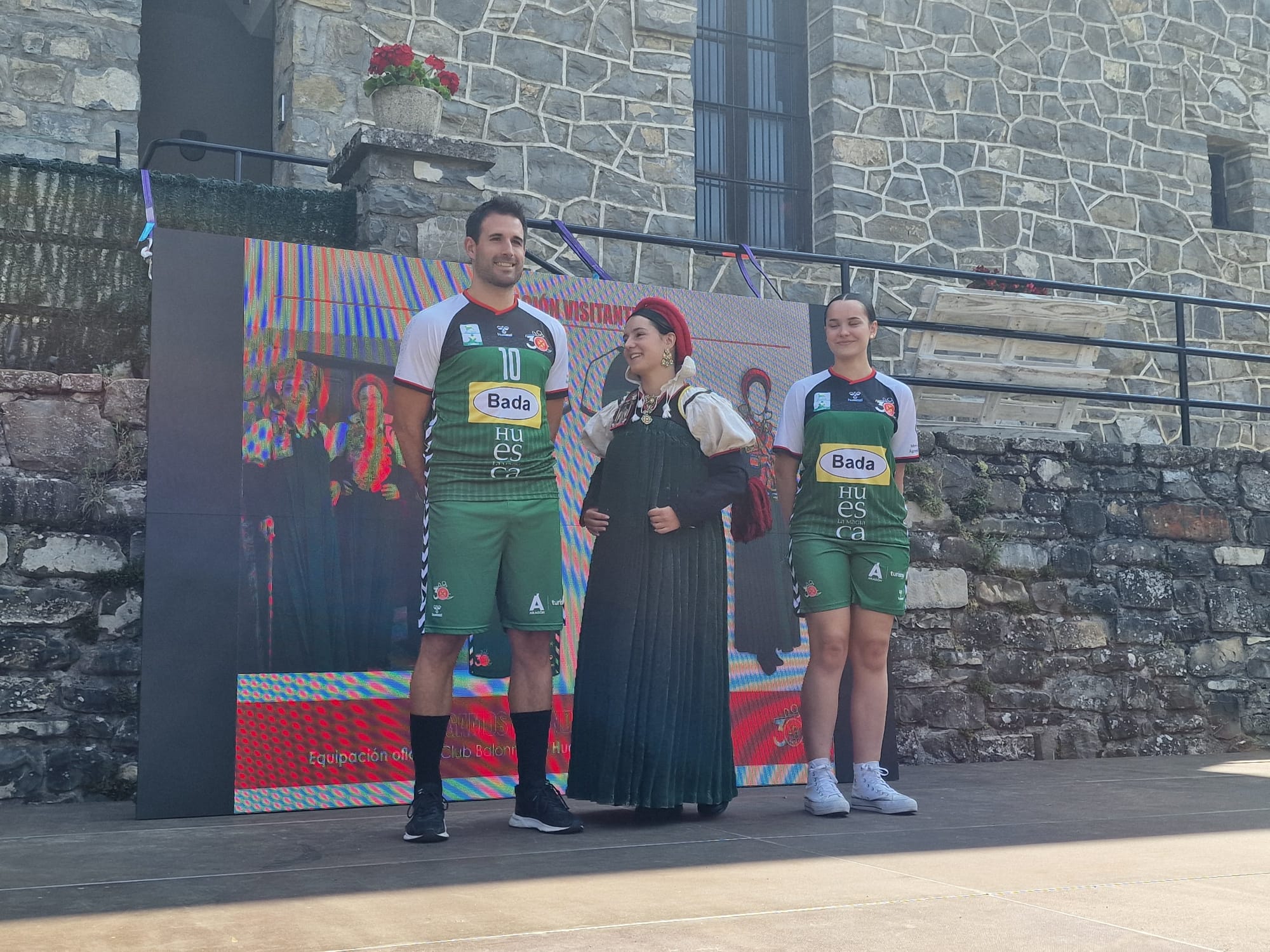 Segunda equipación, inspirada en la basquiña verde