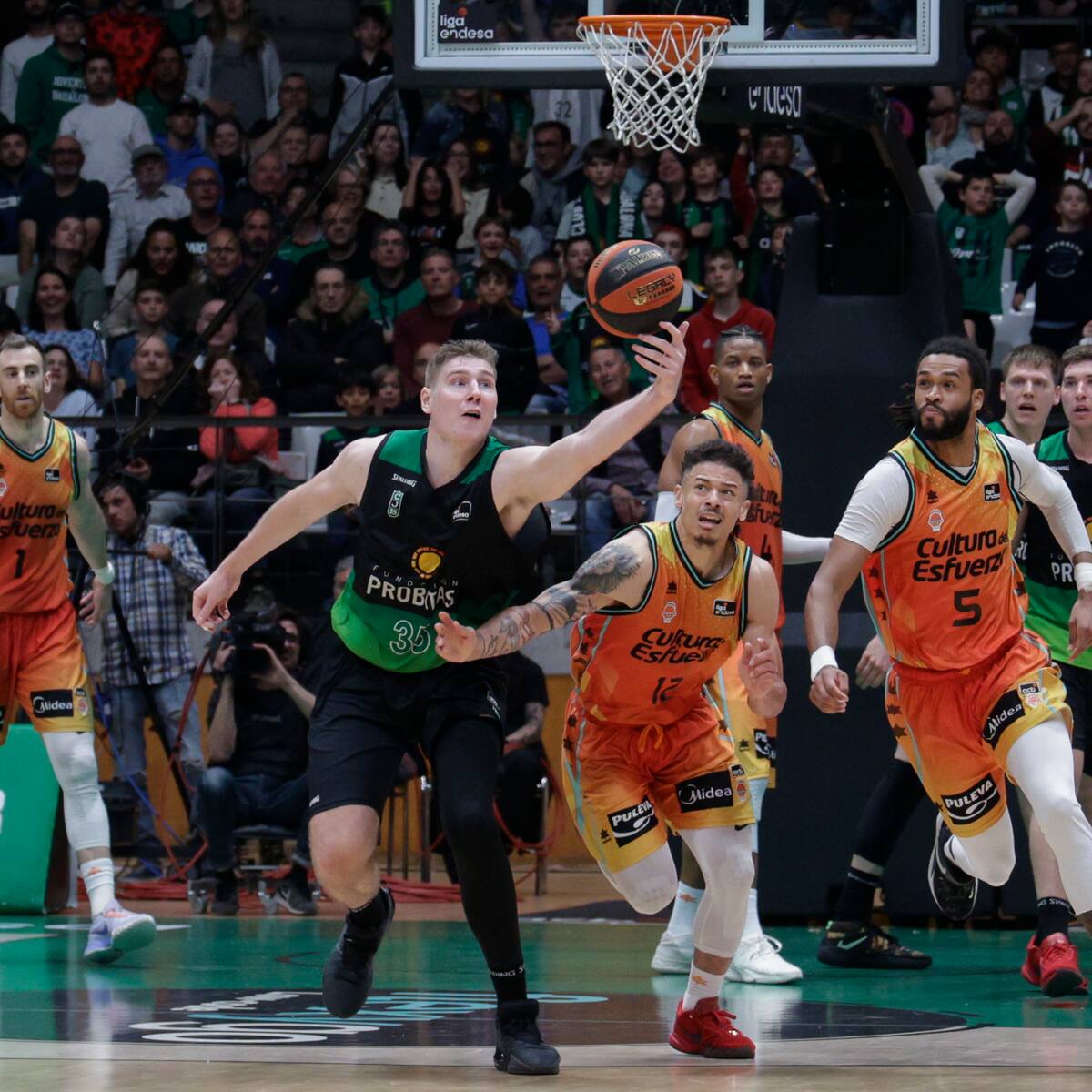 El Valencia Basket cae en Badalona (85-70) y pone en riesgo su presencia en los play off por el título