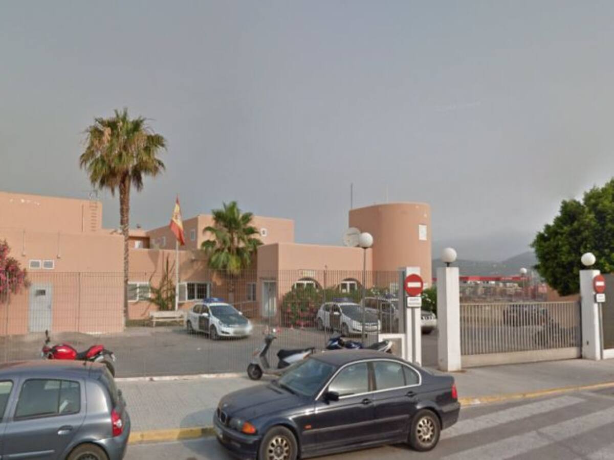 Un detenido por robar a turistas en Sant Antoni tras pincharles las ruedas