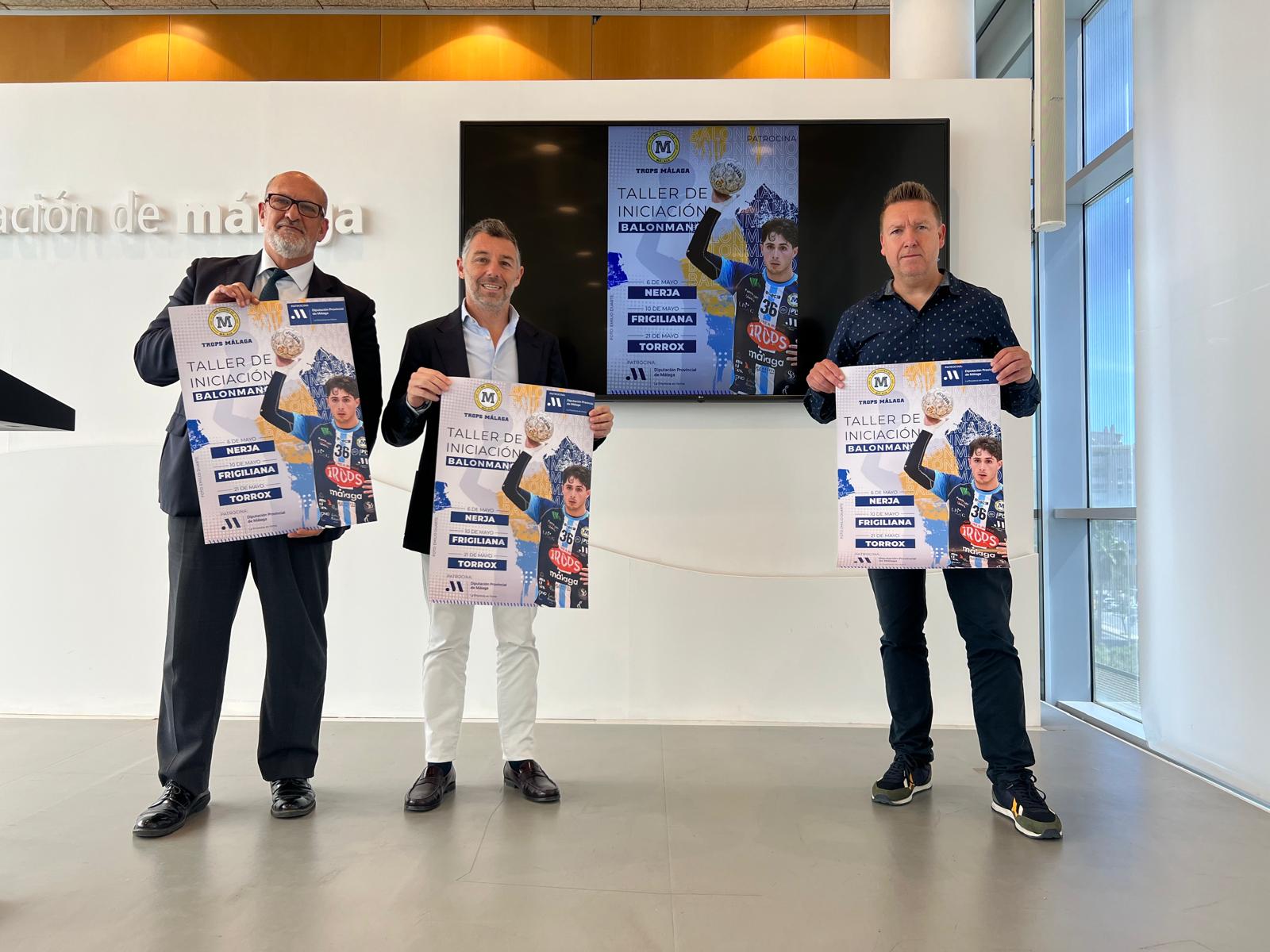 El Trops Málaga organiza un taller de iniciación al balonmano en tres municipios de la Axarquía