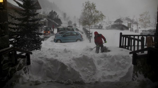 El Pirineo aragonés ha amanecido con 25 centímetros de nieve