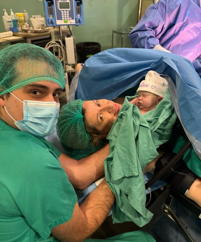 Imagen de la primera cesárea acompañada en Xàtiva. Fuente: Premsa DSXO