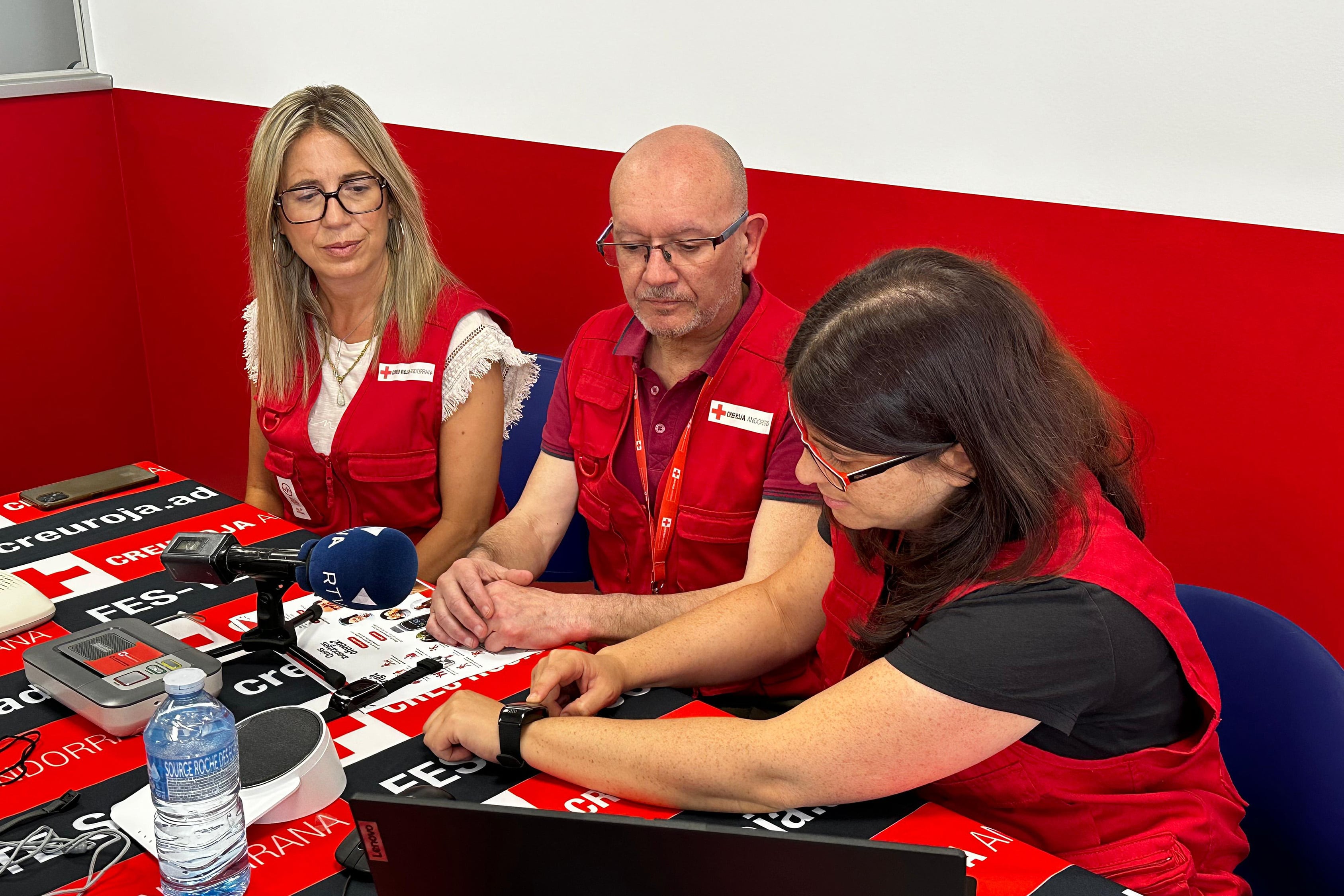 La presentació del nou servei de teleassistència de la Creu Roja