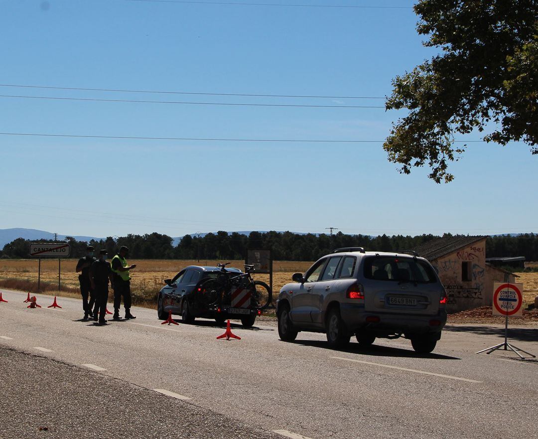 Control de seguridad durante el confinamiento de la localidad de Cantalejo