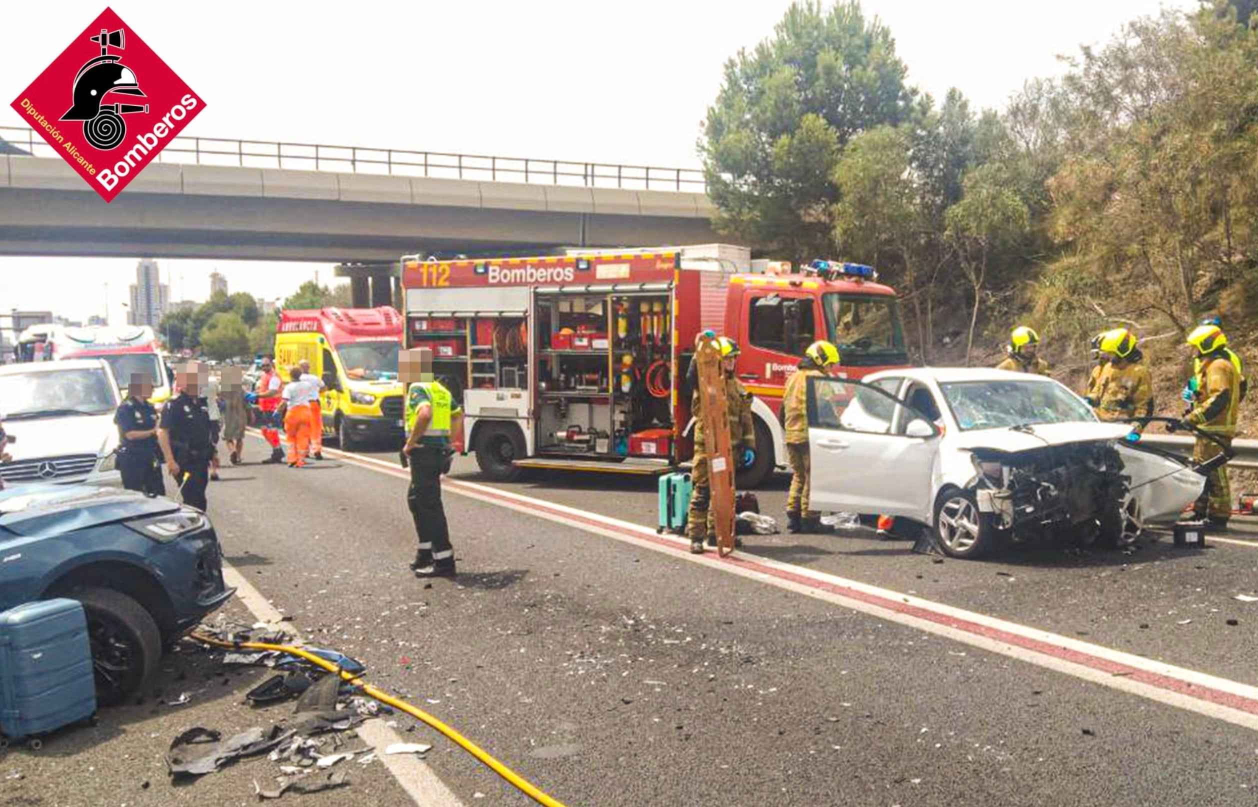 Imagen de los dos coches accidentados en la AP7 en Benidorm