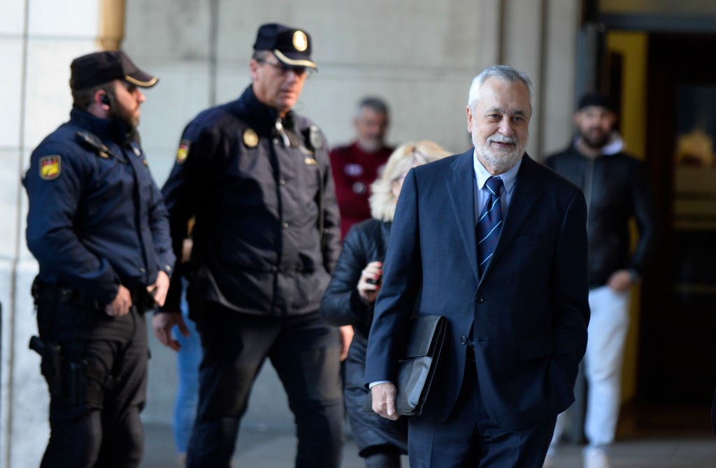 José Antonio Griñán llega a los tribunales de Sevilla.