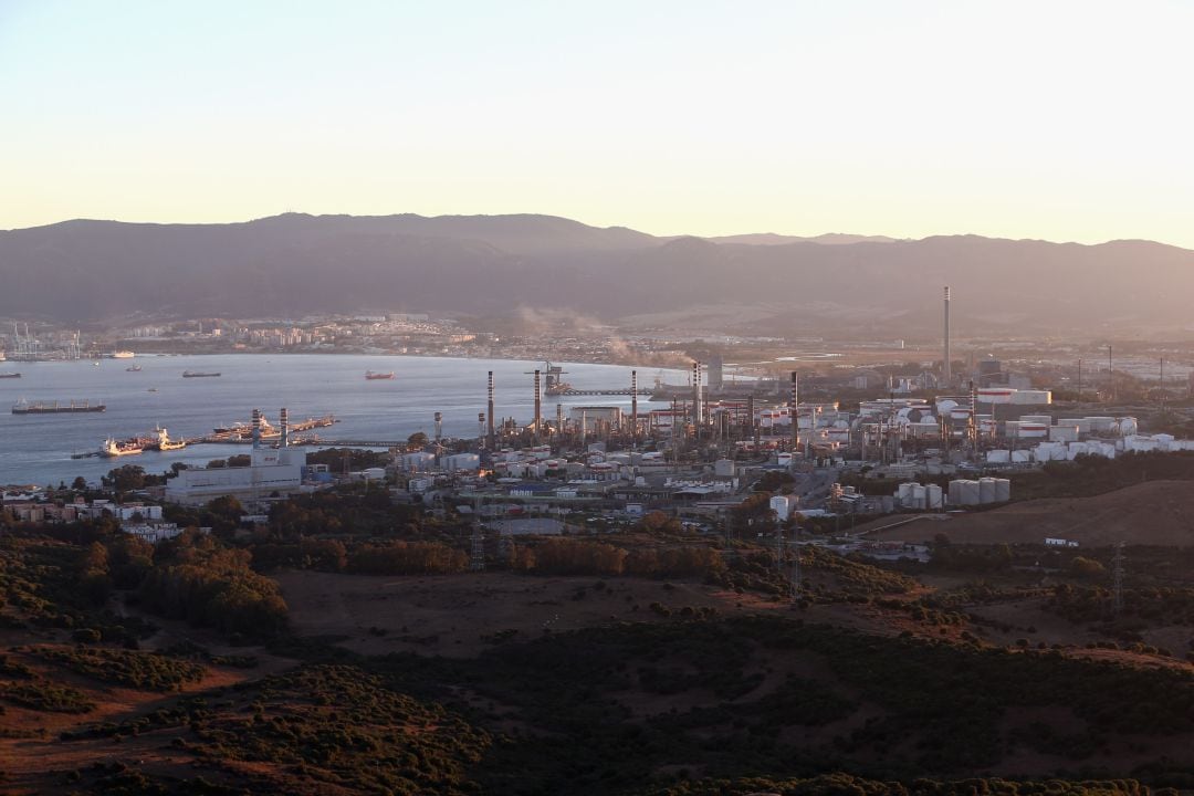 La refinería de Cepsa en el término municipal de San Roque.