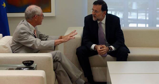 El jefe del Ejecutivo, Mariano Rajoy, ha recibido al presidente del Consejo Europeo, Herman van Rompuy, en el Palacio de la Moncloa