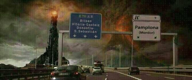 Este es uno de los fotomontajes que circulan por la red sobre 'Pamplona es Mordor'