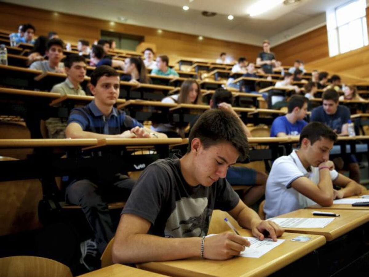 La odisea económica de salir a estudiar fuera de las Pitiusas