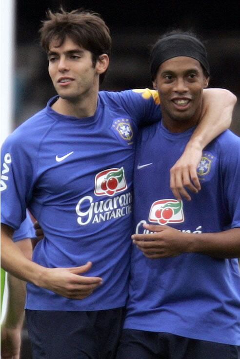 Kaká junto a Ronaldinho