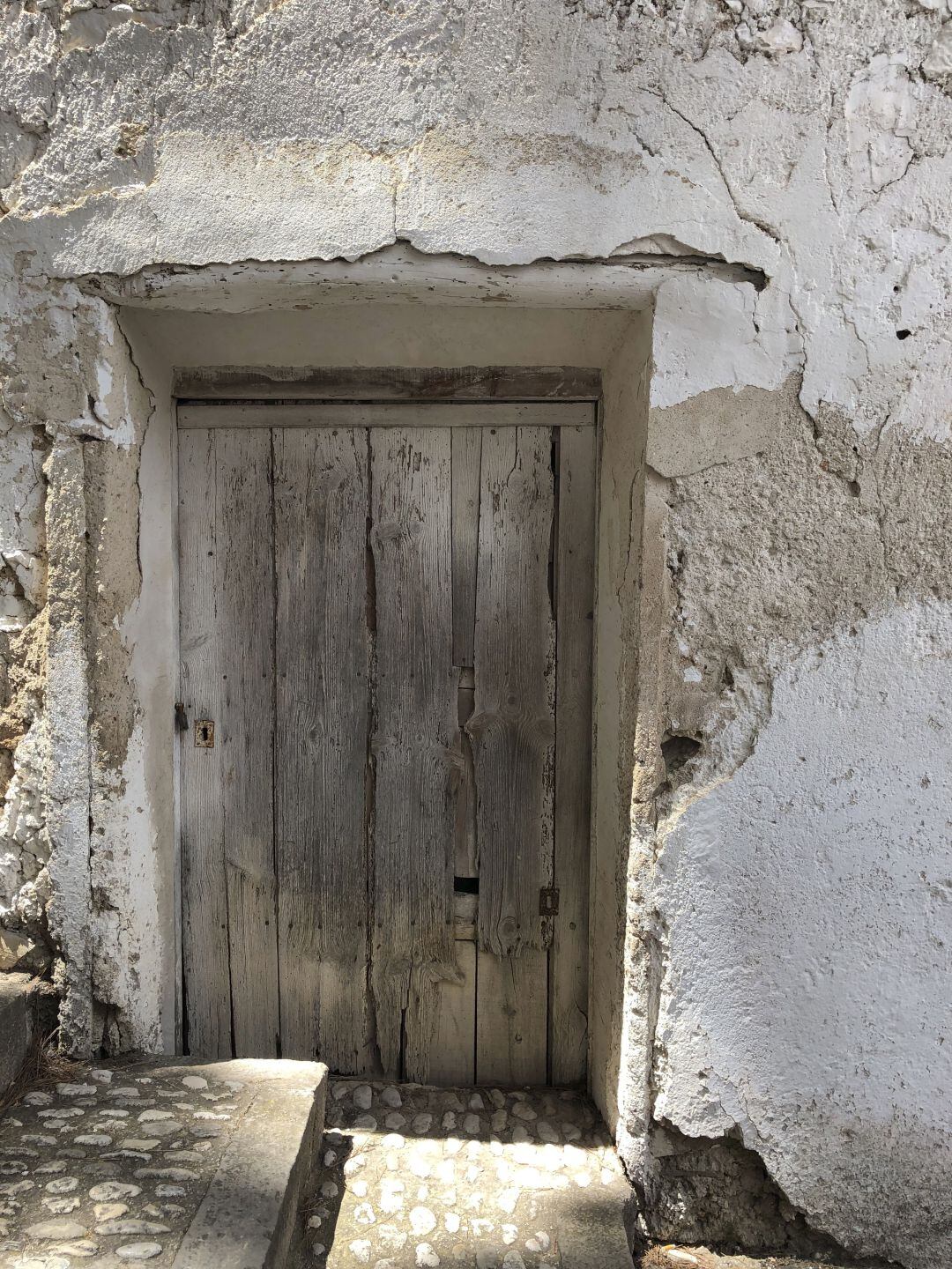 Casa de pueblo cerrada