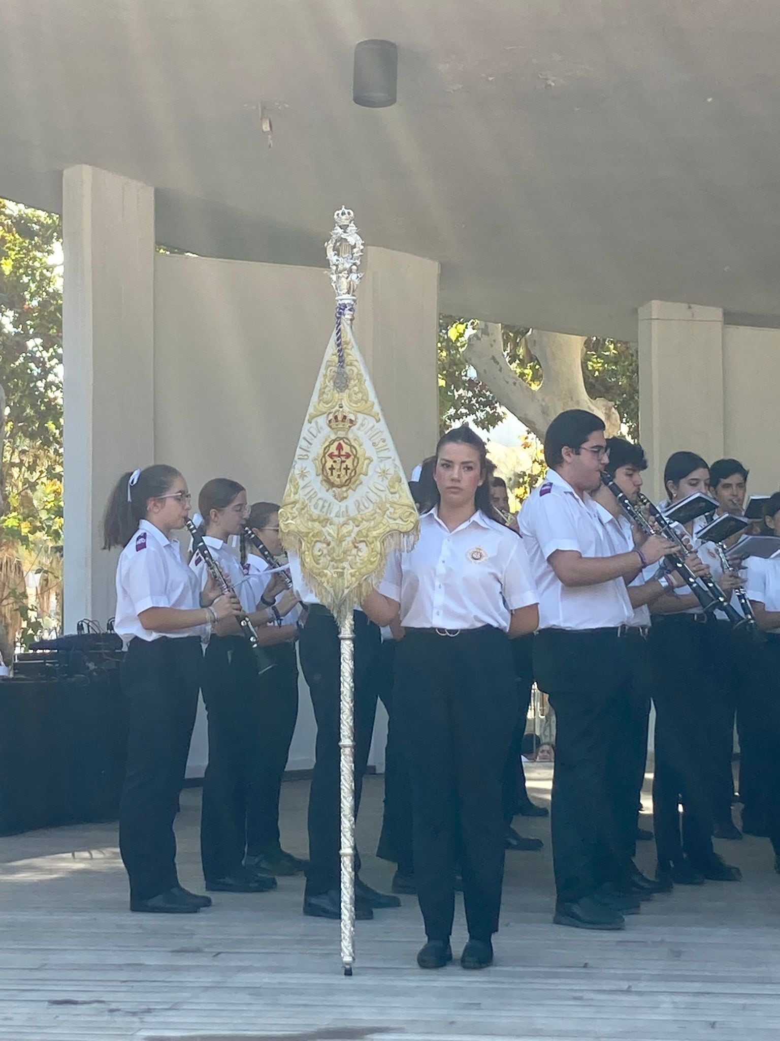 Real Cuerpo de Bomberos y Banda de Música del Rocío durante un concierto en Málaga