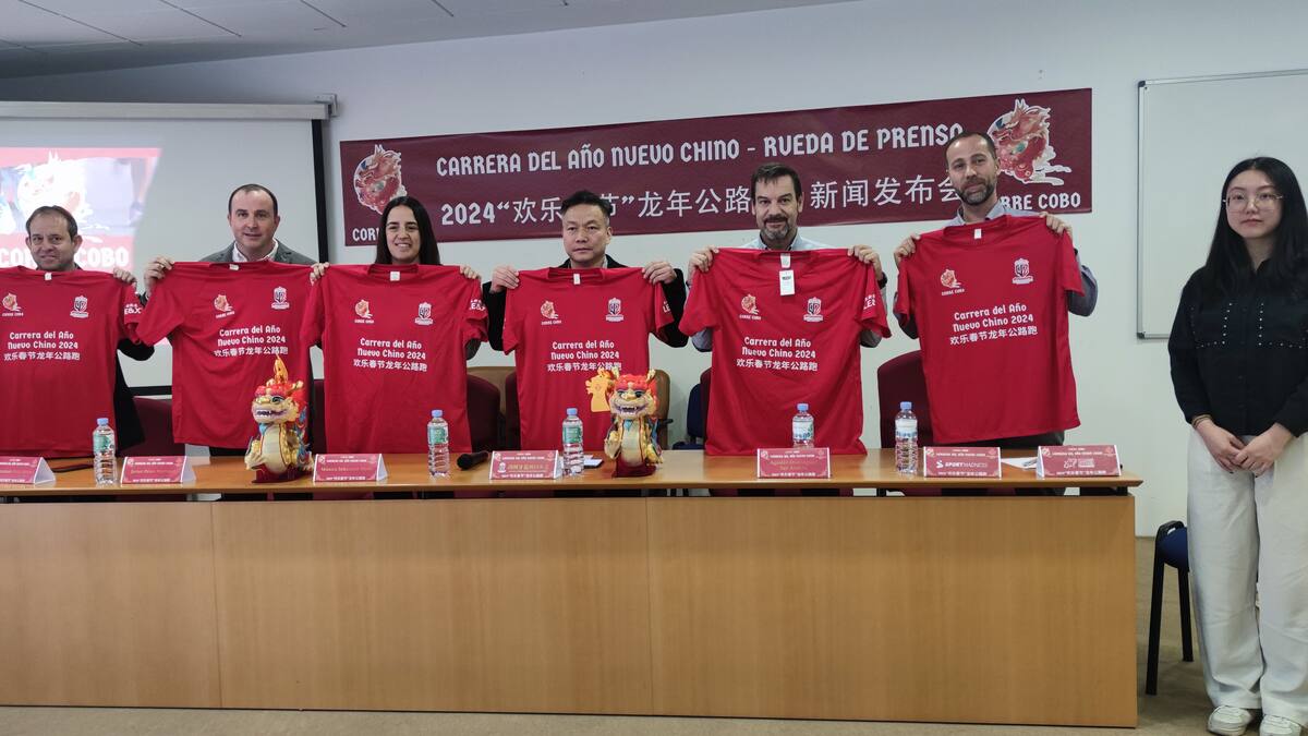 Entrevista a miembros de la Asocaición de Wenzhou y de la Entidad de Conservación del Cobo Calleja en Fuenlabrada por la carrera de celebración del Ano Nuevo chino.