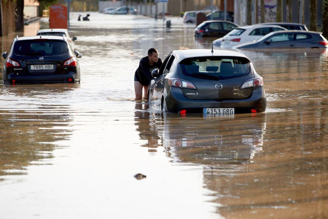 El río Ter se ha desbordado en el barrio de Sant Ponç de la ciudad de Girona, tras los efectos meteorológicos del temporal "Gloria".