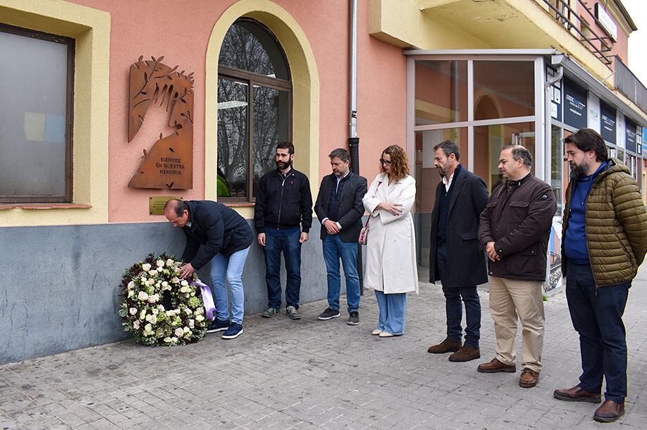 Ofrenda floral para recordar a las víctimas del 11-M en Guadalajara