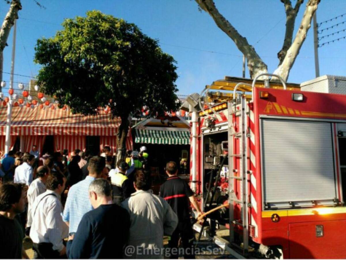 Sofocado sin heridos un incendio en dos casetas de la Feria de Abril