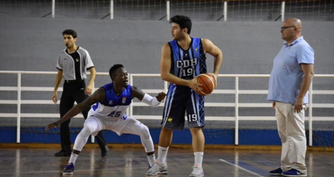 Quintin Lee durante un partido con el Baloncesto Xerez CD