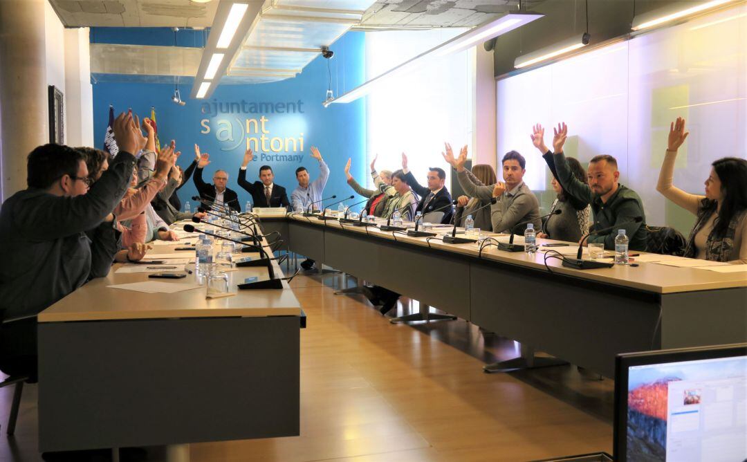 El momento de la votación en el pleno