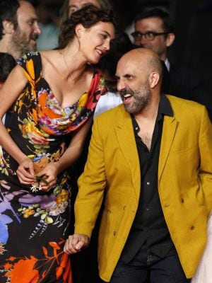 CAN373. CANNES (FRANCIA), 20/05/2015.- La actriz suiza Aomi Muyock y el director argentino Gaspar Noe, posan a su llegada para la proyección de &quot;Love&quot; hoy, miércoles 20 de mayo de 2015, durante la edición 68 del Festival de Cine de Cannes, en Cannes (Fran