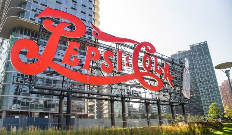 El logo Pepsi-Cola se mantiene con el objetivo de no desaparecer.