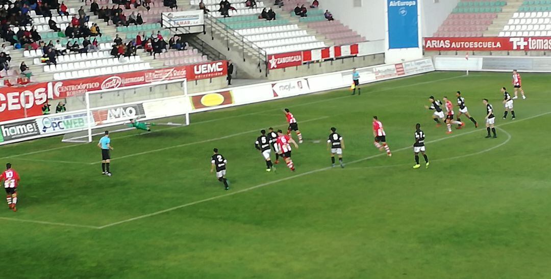 Dani Hez marcando el 1-0