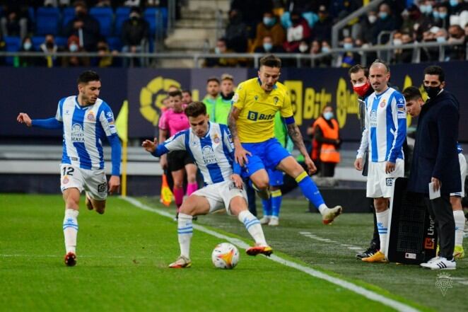 Salvi Sánchez en el partido de esta temporada contra el Espanyol. Cádiz CF