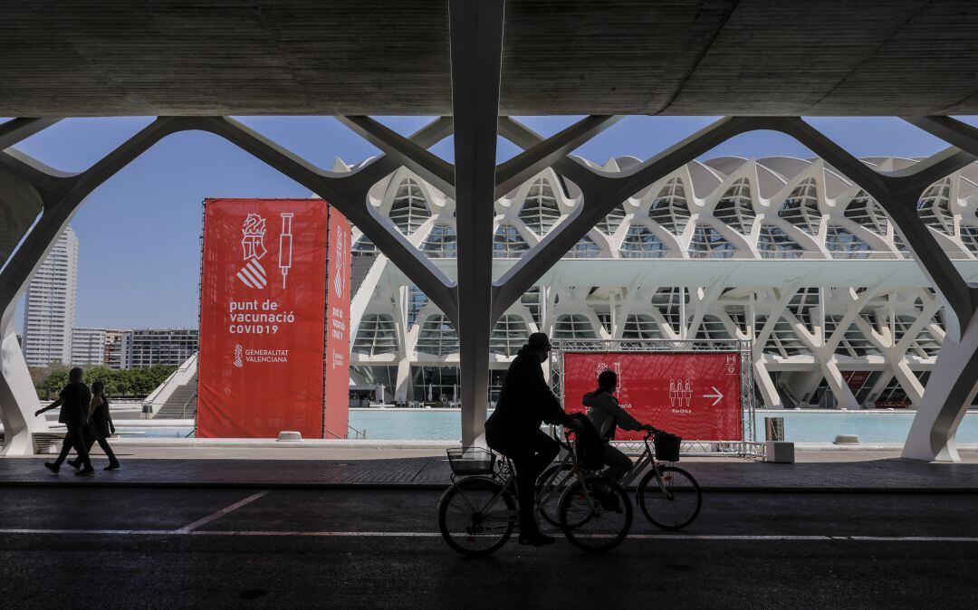 Centro de vacunación de la Ciutat de les Arts i les Ciències de València. 