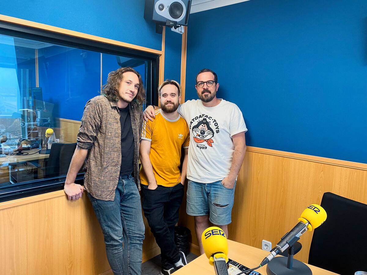 Juanpe Jiménez (Globin Circus), Bruno Laencina (Ruto Neón), Álex Dumdaca (Nunatak), en Hoy por hoy Cartagena