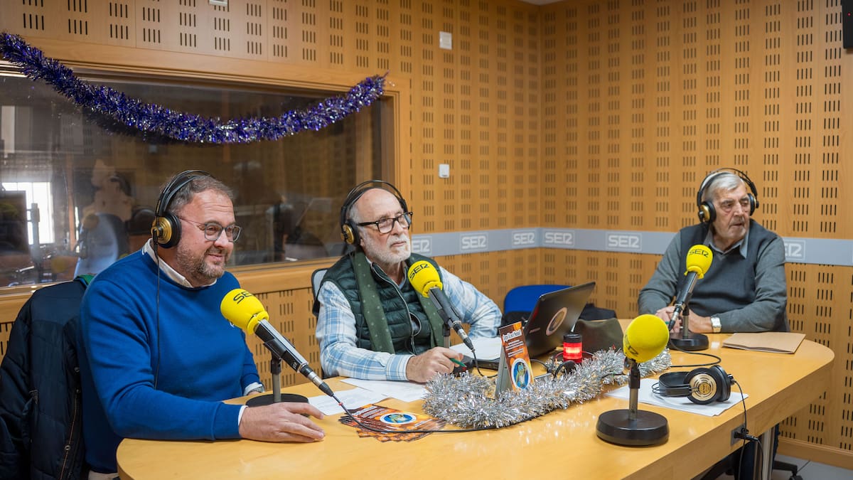 El alcalde de Mérida inaugura las aportaciones de la campaña del Mochuelo en La Ser