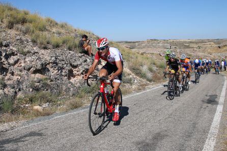 Momento en el que Mario demarra en las rampas de Valdevacas.