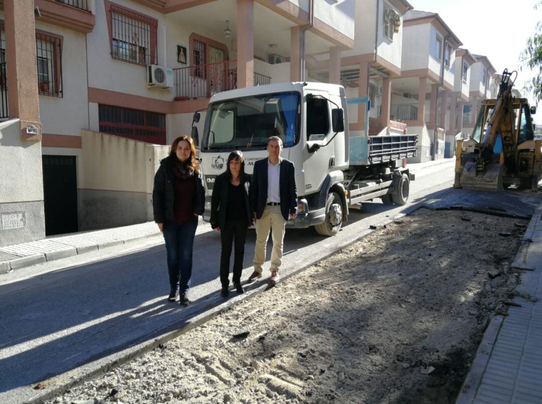 La alcaldesa de Las Gabias y los concejales de Urbanismo y Obras y Servicios visitan las obras de La Piconera