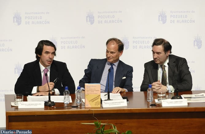 En la imagen, José María Aznar, el ex alcalde de Pozuelo Jesús Sepúlveda y Pedro J.Ramírez en una imagen tomada en febrero de 2007.