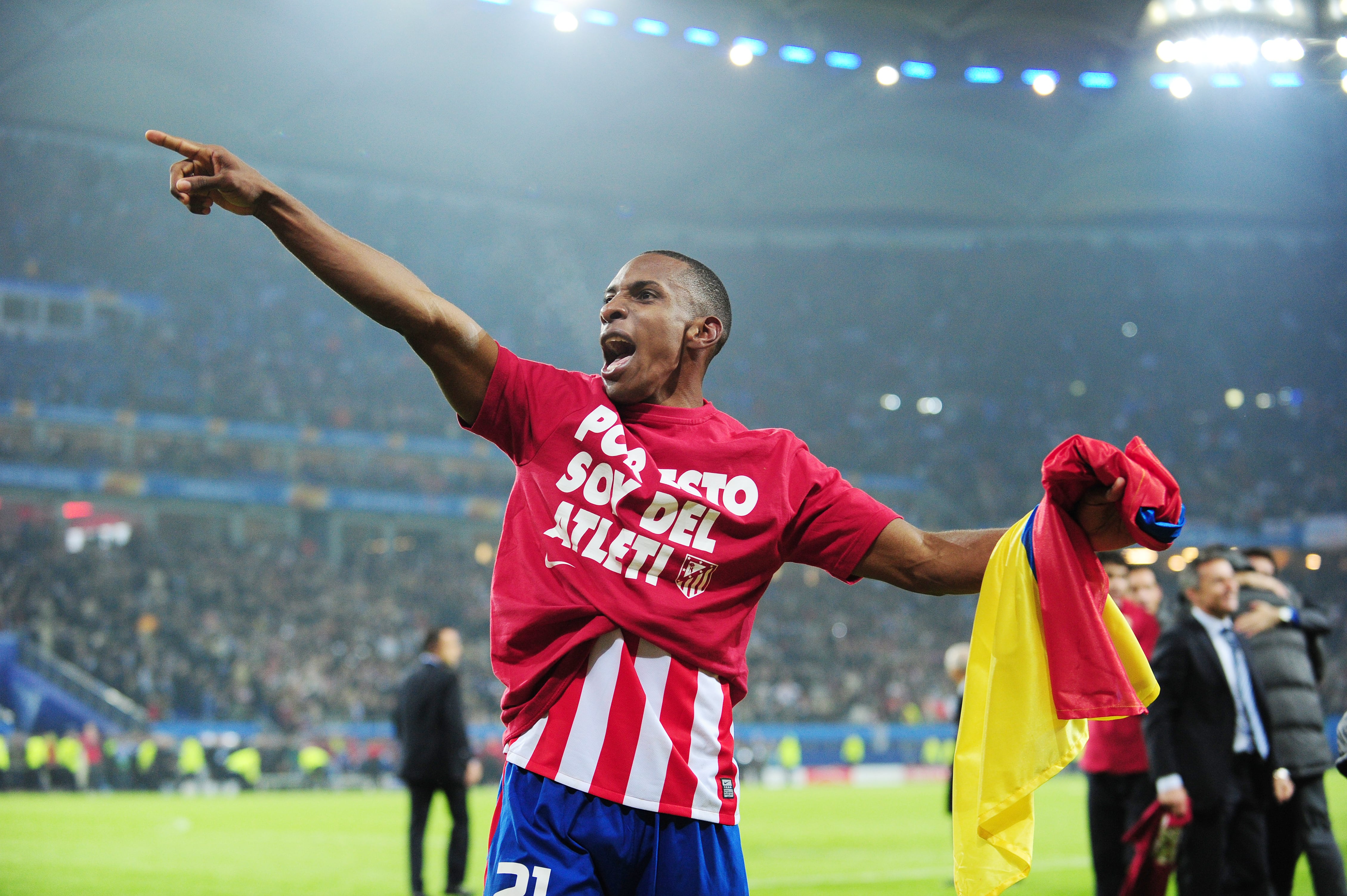 Luis Amaranto Perea celebra el título de la Europa League 2010