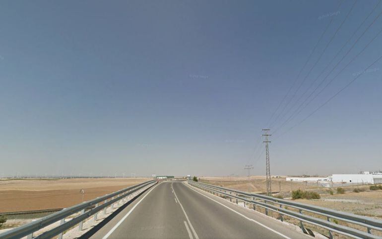 Carretera CM-3106 en La Roda