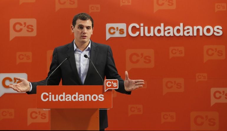 El presidente de Ciudadanos, Albert Rivera, durante la rueda de prensa que ha ofrecido hoy tras la reunión de la Ejecutiva nacional del partido