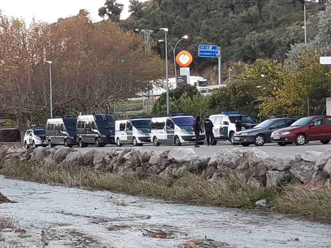 Les furgonetes de la Guàrdia Civil aquest matí a la Jonquera