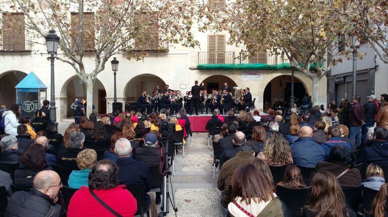 Concierto de Música Festera en la plaza del Raval