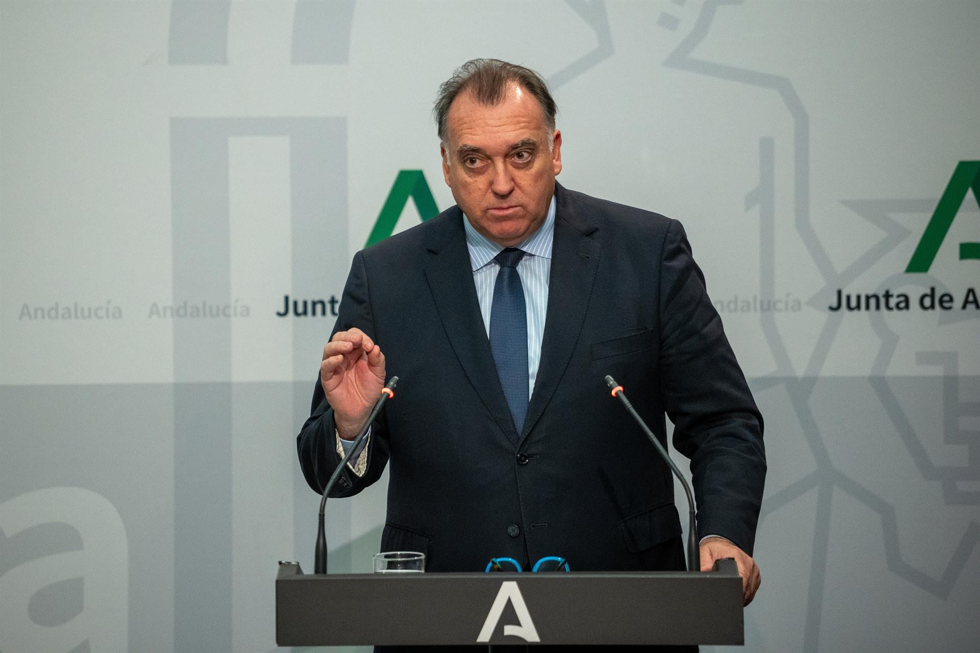 El consejero de Turismo, Cultura y Deporte, Arturo Bernal durante la rueda de prensa posterior al Consejo de Gobierno andaluz en el Palacio de San Telmo. A 29 de enero del 2024, en Sevilla - Francisco J. Olmo - Europa Press