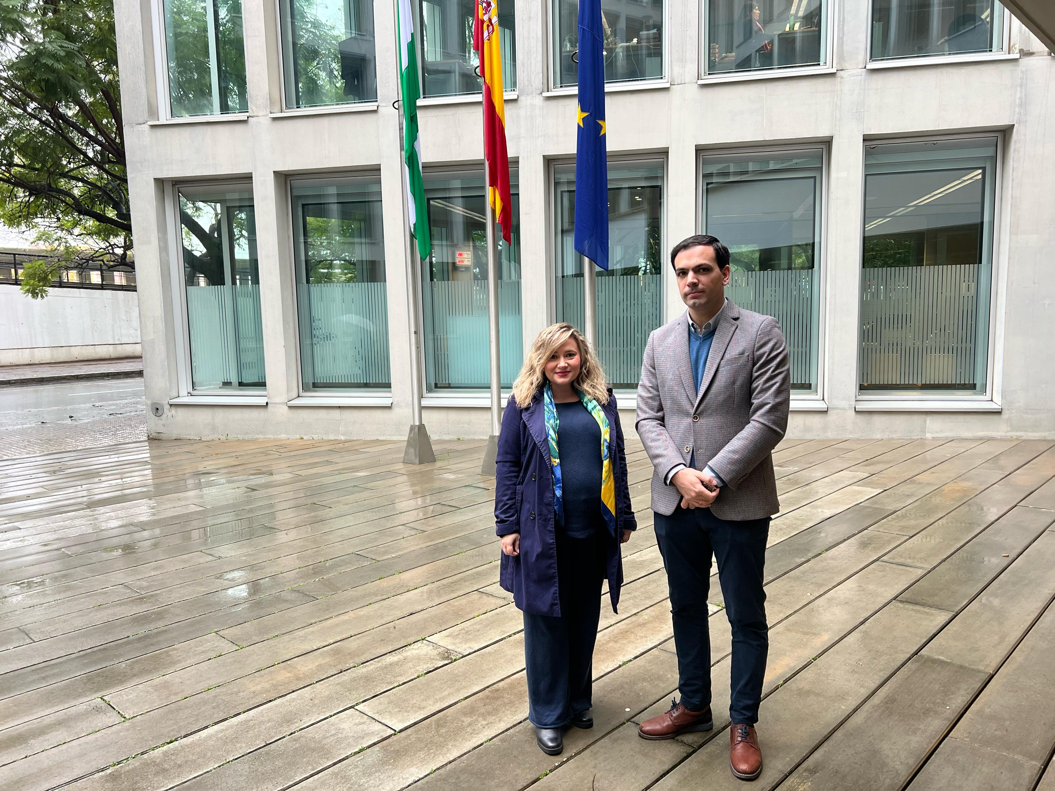 Gloria Hidalgo y Gonzalo Dorado en la reunión en Consejería de Fomento