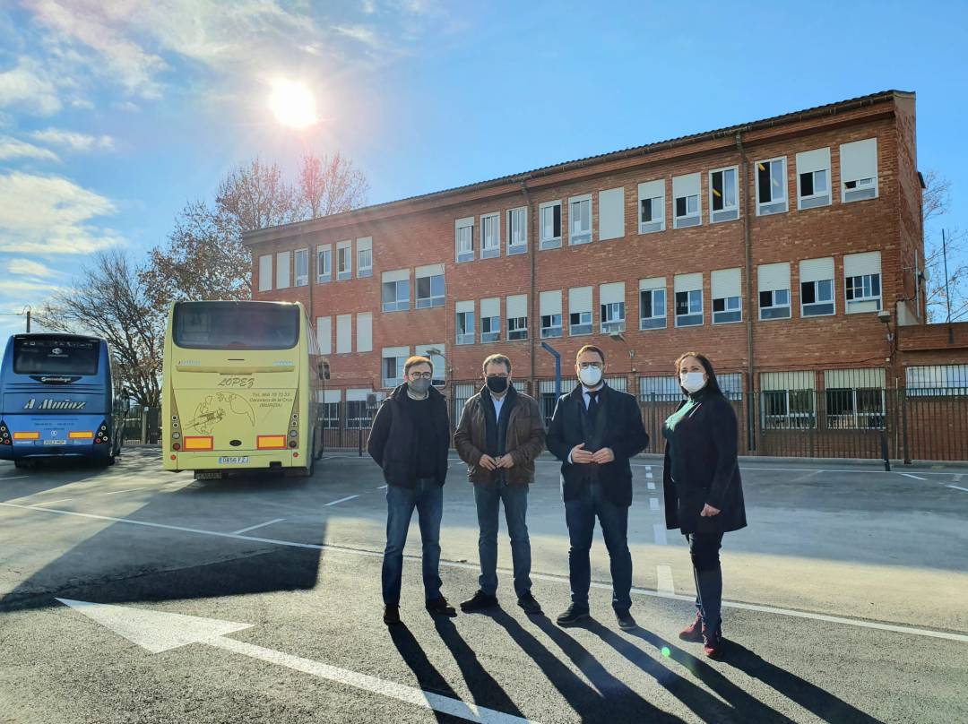 El colegio de Campillo de Lorca estrena aparcamiento con 52 plazas