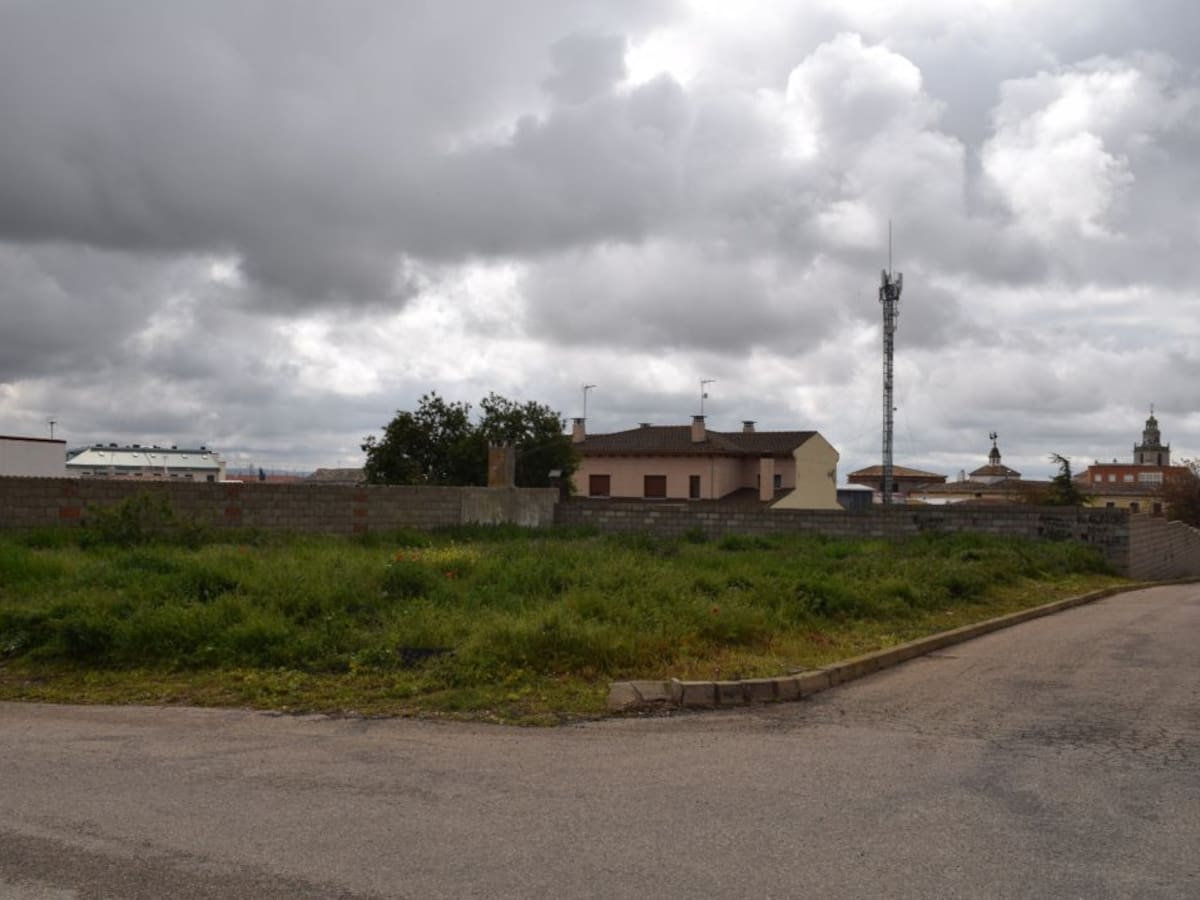 El Ayuntamiento de Tarancón recuerda la obligatoriedad de mantener limpios los solares para evitar incendios