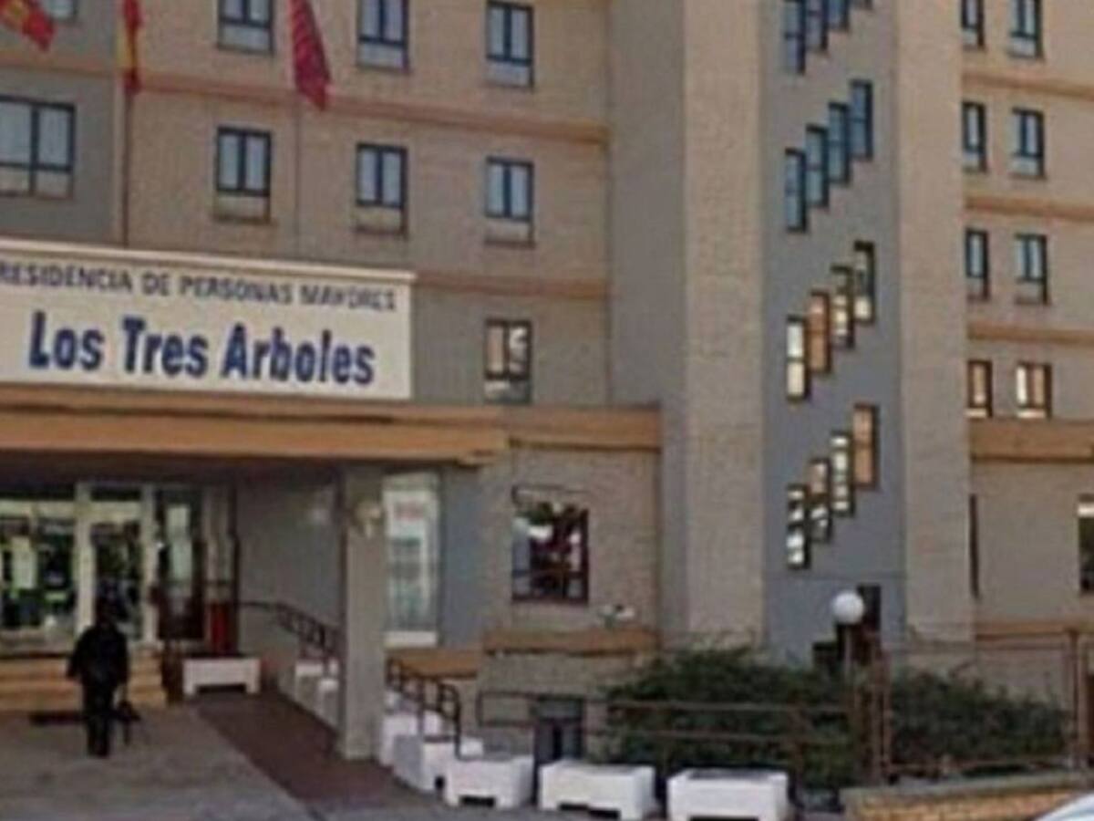 Dos mayores de Los Tres Árboles ingresados, aunque ya ningún afectado permanece en la UCI