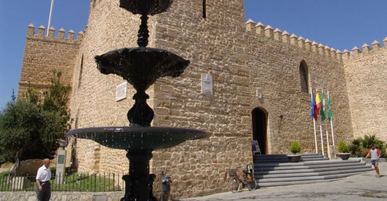 Fachada del Castillo de Luna, sede del Ayuntamiento