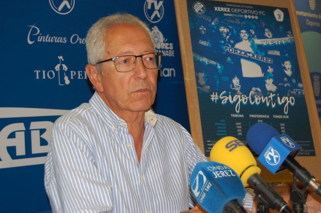 Rafael Coca, preseidente del Xerez DFC durante una rueda de prensa