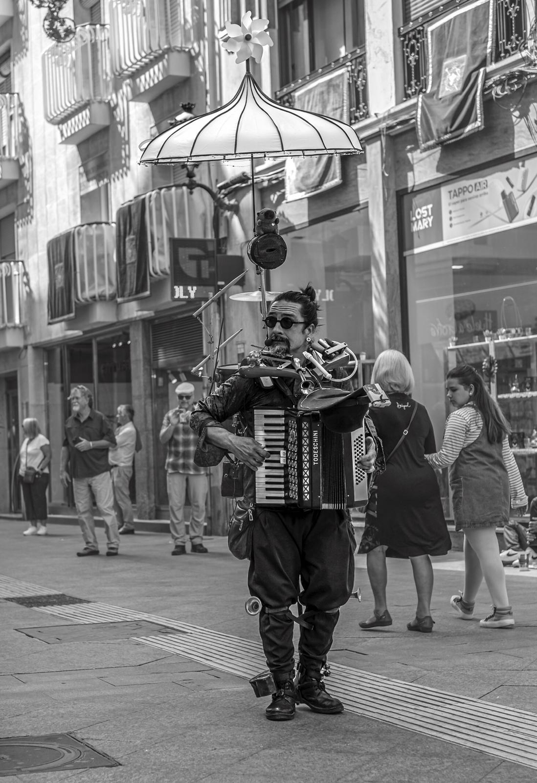 Música a pie de calle en la Trapería, en pleno centro de Murcia. Foto: Pepe Jara.