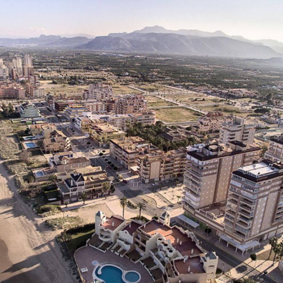 Tavernes ya tiene a punto sus dos playas