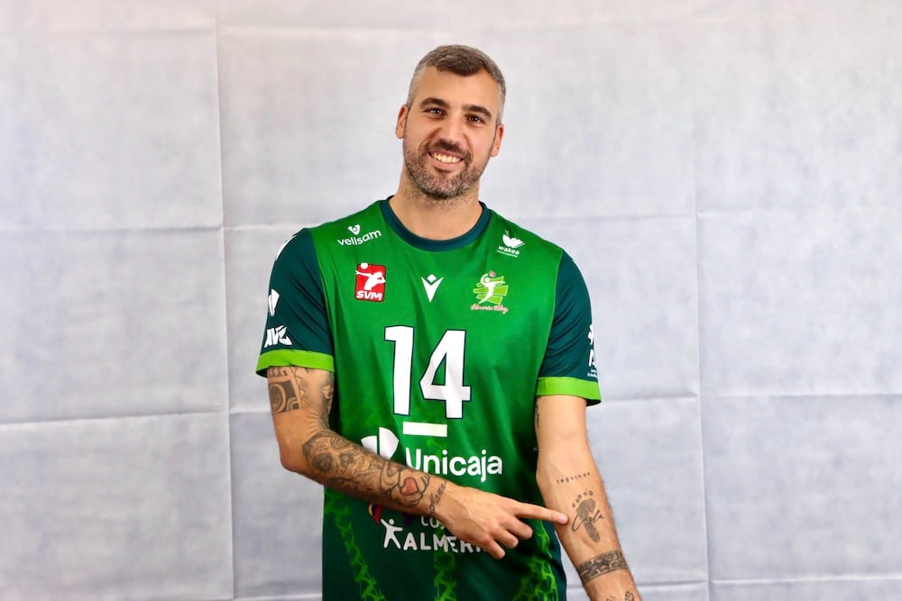 El central continúa una temporada más en el club ahorrador.