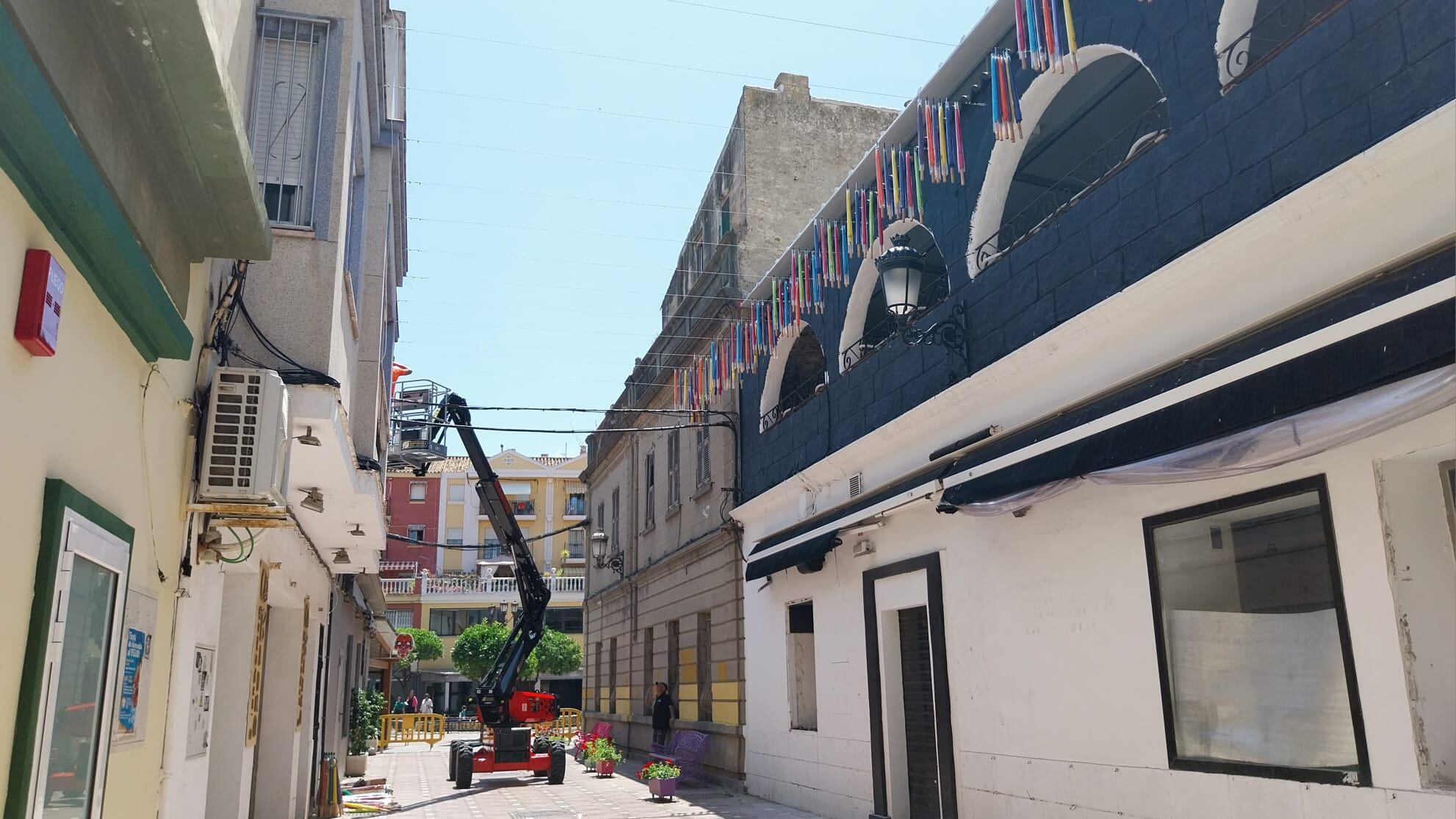 Instalación de paraguas en la zona