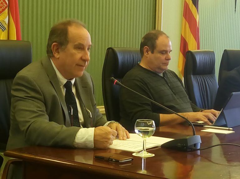 Juli Fuster, director general de IbSalud, en comisión del Parlament.